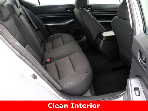 Used 2024 Nissan Altima 2.5 SV image 33