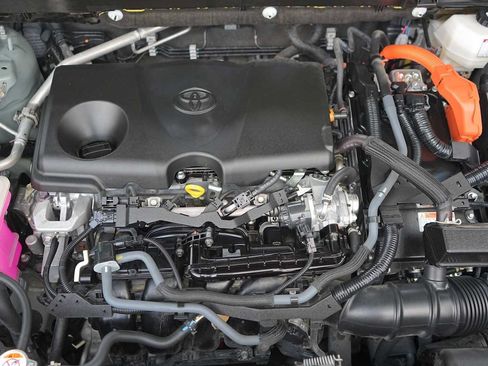 Used 2022 Toyota RAV4 XLE Premium AWD/4WD image 9
