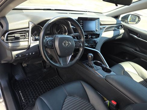 Used 2024 Toyota Camry SE FWD image 9
