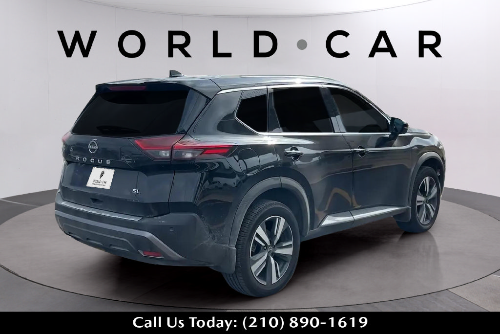 Used 2023 Nissan Rogue SL FWD image 3