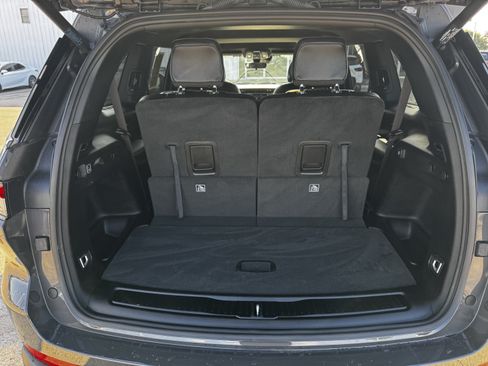 Used 2025 Jeep Grand Cherokee L Altitude RWD image 27