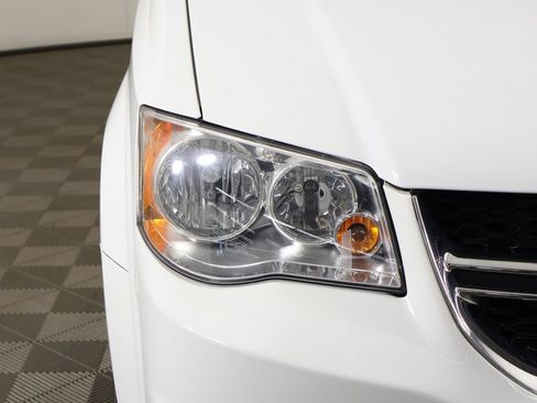 Used 2020 Dodge Grand Caravan SXT FWD image 10