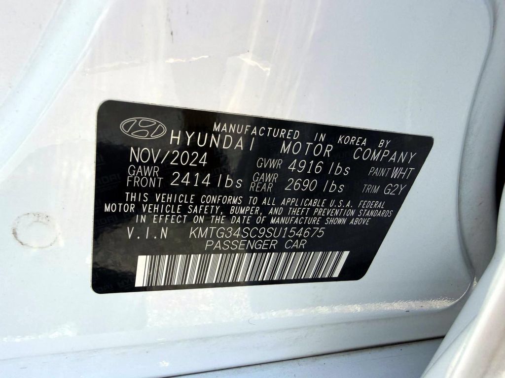 Certified 2025 Genesis G70 2.5T AWD/4WD image 23