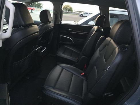 Used 2025 Kia Telluride S image 7