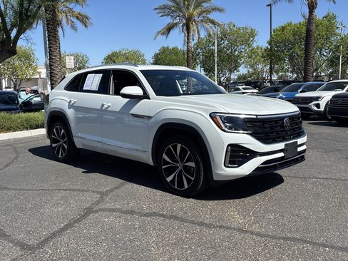 Used 2025 Volkswagen Atlas Cross Sport SEL Premium R-Line image 6