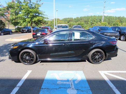 Used 2024 Toyota Camry XSE w/ Navigation Package image 8