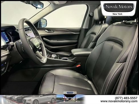 Used 2023 Jeep Grand Cherokee 4WD 4xe image 17