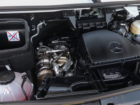 Used 2024 Mercedes-Benz Sprinter 2500 image 16