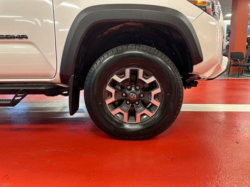 Certified 2023 Toyota Tacoma TRD Off-Road image 29