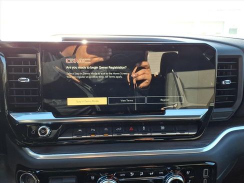 New 2026 GMC Sierra 1500 SLT image 23