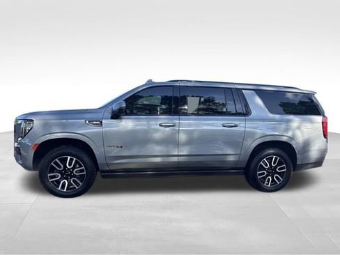 Used 2023 GMC Yukon XL AT4 w/ AT4 Premium Plus Package AWD/4WD image 10