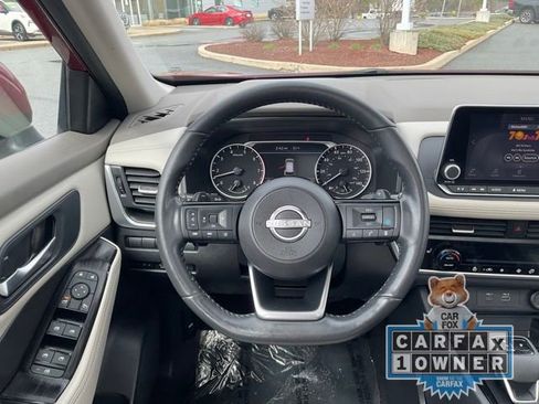 Used 2023 Nissan Rogue SV w/ SV Premium B Package image 17