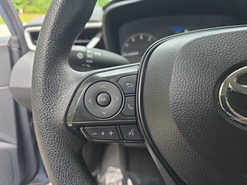 Used 2025 Toyota Corolla LE FWD image 16