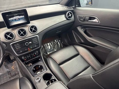 Used 2017 Mercedes-Benz GLA 250 image 14