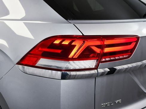 Used 2021 Volkswagen Atlas Cross Sport SEL R-Line image 77