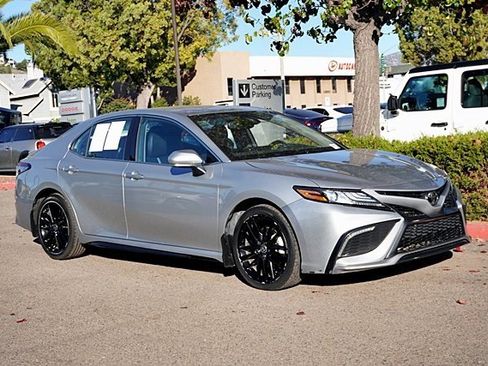 Used 2023 Toyota Camry XSE image 6