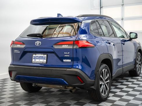 Used 2022 Toyota Corolla Cross XLE w/ Convenience Package AWD/4WD image 5