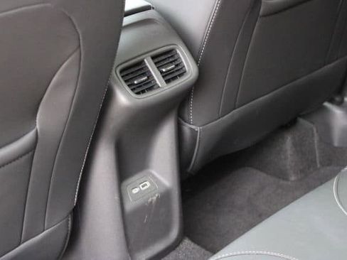 Used 2023 Buick Envision Preferred image 18