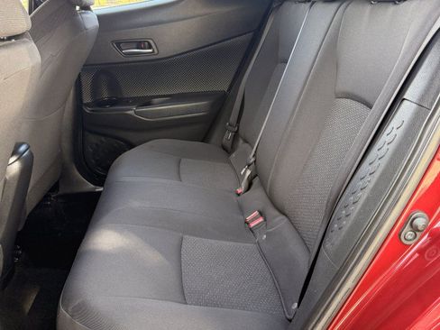 Used 2018 Toyota C-HR XLE FWD image 33