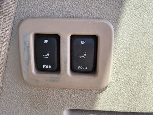 Used 2010 Ford Expedition Limited RWD image 13