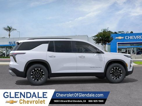 New 2026 Chevrolet Traverse Z71 w/ Enhanced Driving Package AWD/4WD image 5