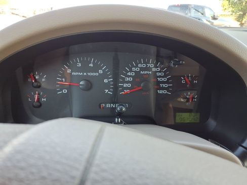 Used 2005 Ford F150 XL RWD image 16
