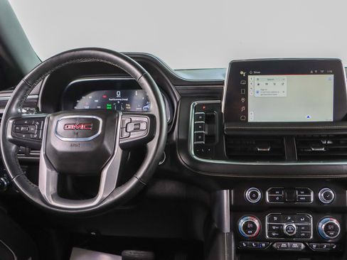 Used 2024 GMC Yukon SLT w/ SLT Premium Package AWD/4WD image 18