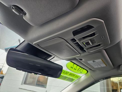 Used 2022 Toyota Highlander XLE image 37