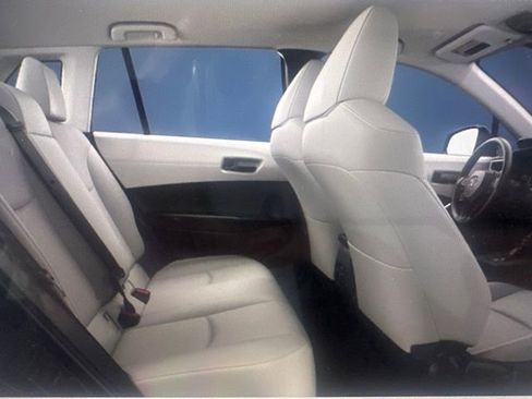 Used 2026 Toyota Corolla Cross L image 8