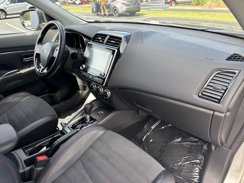 Used 2025 Mitsubishi Outlander Sport ES AWD/4WD image 34