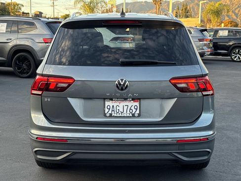 Certified 2022 Volkswagen Tiguan SE image 4