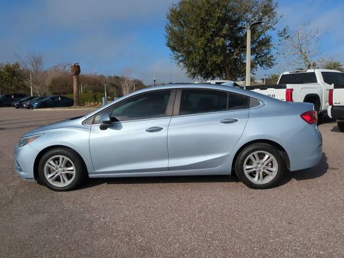 Used 2018 Chevrolet Cruze LT w/ Convenience Package image 3