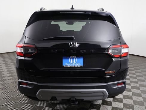 Used 2024 Honda Pilot TrailSport image 14