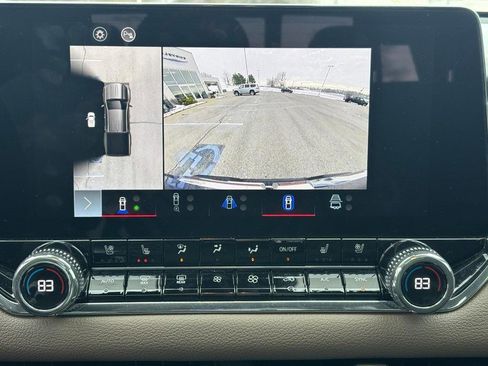 Used 2024 GMC Canyon Denali image 23