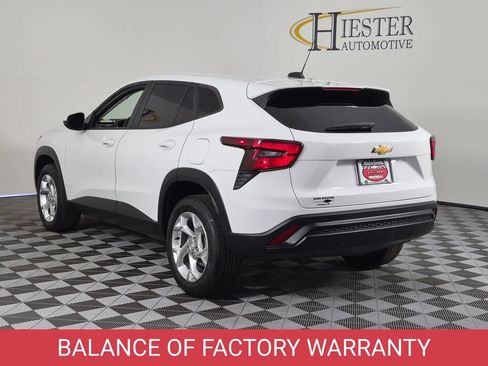 Certified 2024 Chevrolet Trax LS w/ LS Convenience Package FWD image 5