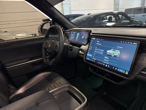 Used 2025 Rivian R1S Adventure image 38