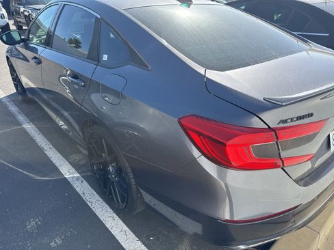 Used 2018 Honda Accord Sport image 6