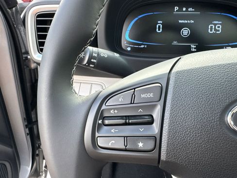 New 2025 Hyundai Venue SEL image 16