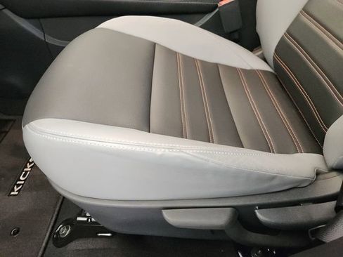 Used 2023 Nissan Kicks SR w/ SR Premium Package FWD image 18