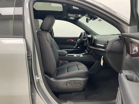 New 2026 Chevrolet Traverse RS w/ LPO, Floor Liner Package image 16