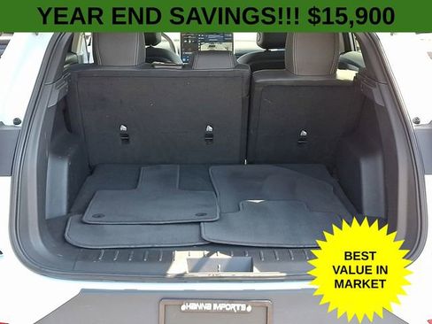 Used 2023 VinFast VF 8 Eco image 29