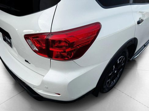 Used 2020 Nissan Pathfinder SL image 16