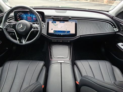Used 2024 Mercedes-Benz E 350 4MATIC Sedan image 13