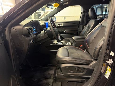 Used 2022 Ford Explorer ST-Line AWD/4WD image 10