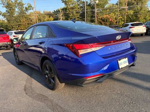 Used 2023 Hyundai Elantra SEL FWD image 5