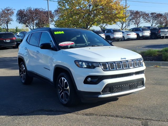 Certified 2024 Jeep Compass Limited AWD/4WD image 3