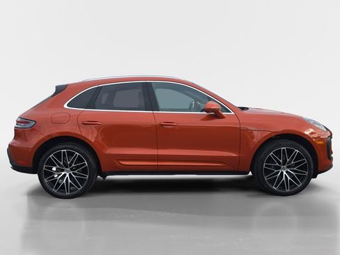 Used 2023 Porsche Macan image 6
