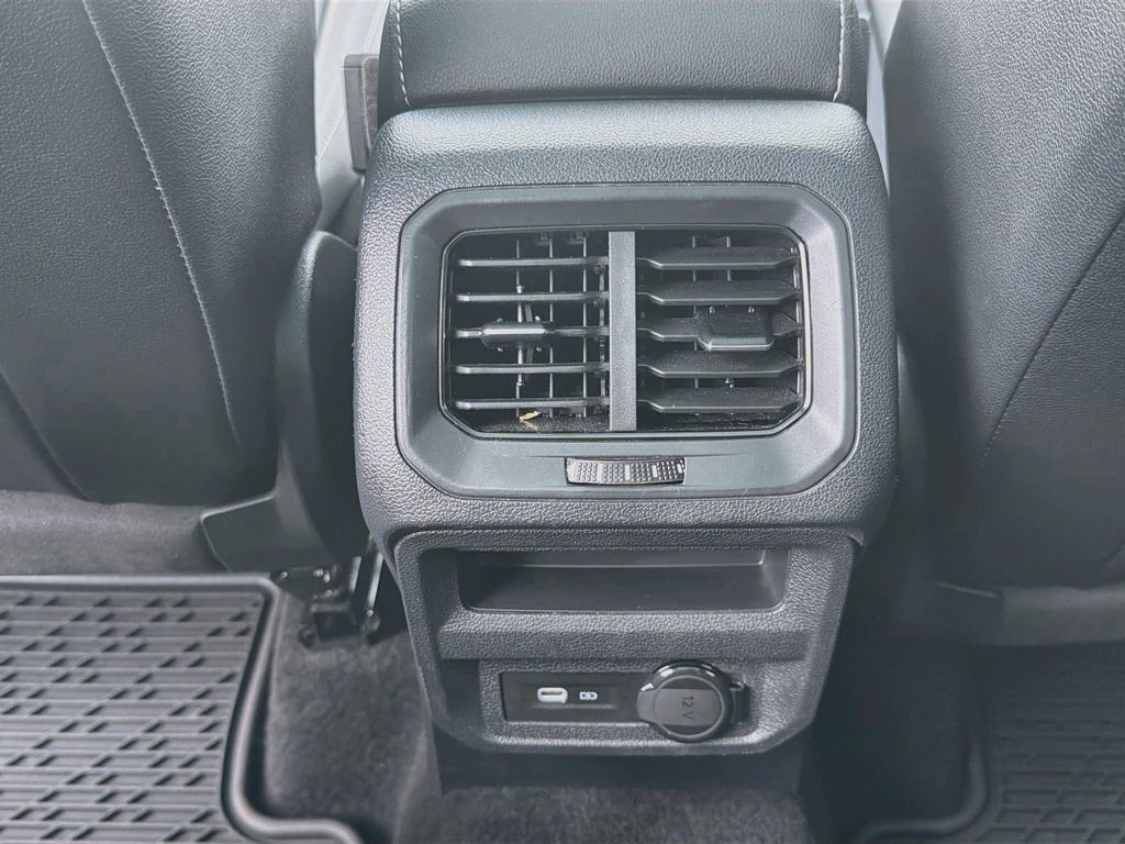Used 2023 Volkswagen Tiguan SE R-Line FWD image 28