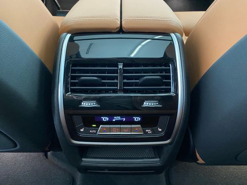 Used 2026 BMW X5 xDrive40i w/ Climate Comfort Package image 29