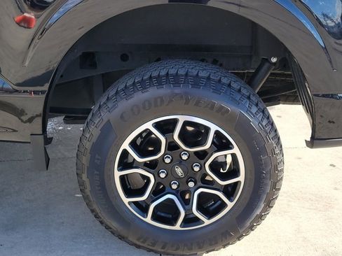 Certified 2022 Ford F150 XLT w/ Equipment Group 302A High image 16